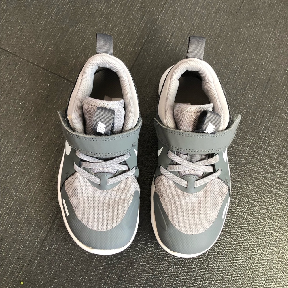 Kids Nike Contact 4 shoes